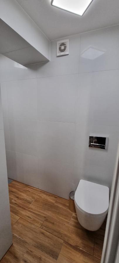 Tatarak Domki Na Mazurach - Apartament Z Duzym Tarasem Nad Jeziorem Walpusz Stare Kiejkuty Exterior photo